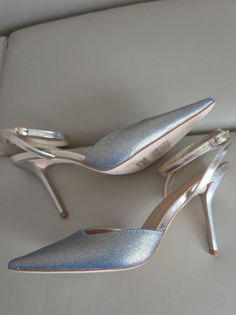 Anne Michelle Metallic Blue Pointed Slingback Heels with Gold Straps Size 9M